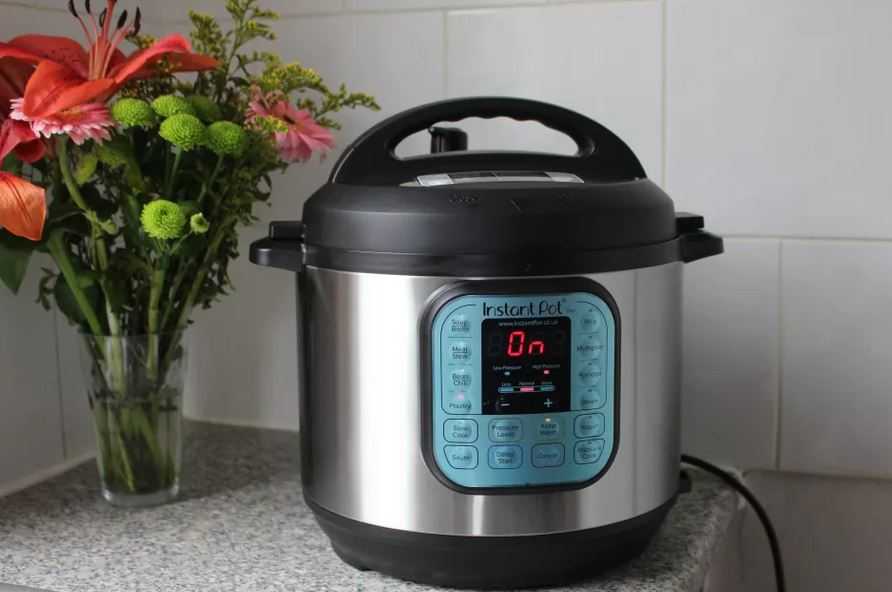 Panci Instan Duo V2 7 in 1 Electric Pressure Cooker