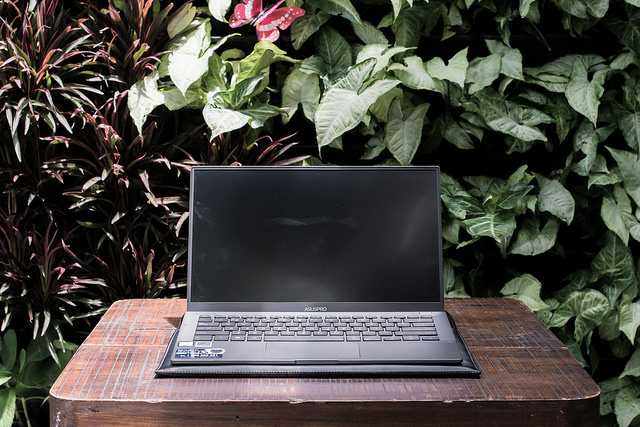 laptop asus 13 inch terbaik - ASUS ZenBook UX330CA-FC044T